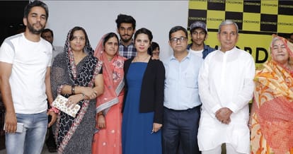 haryana girl savi sharma left behind to chetan bhagat in popularity with two books only
