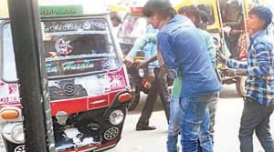 crime in majhanpur crossing