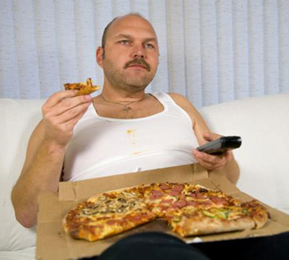 watching television while eating can be dangerous to health