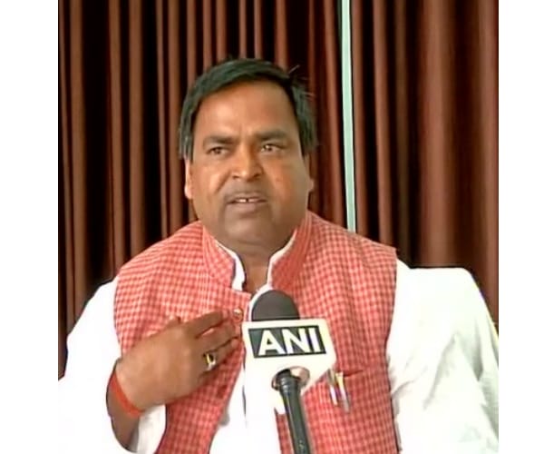 gayatri prajapati escaped.