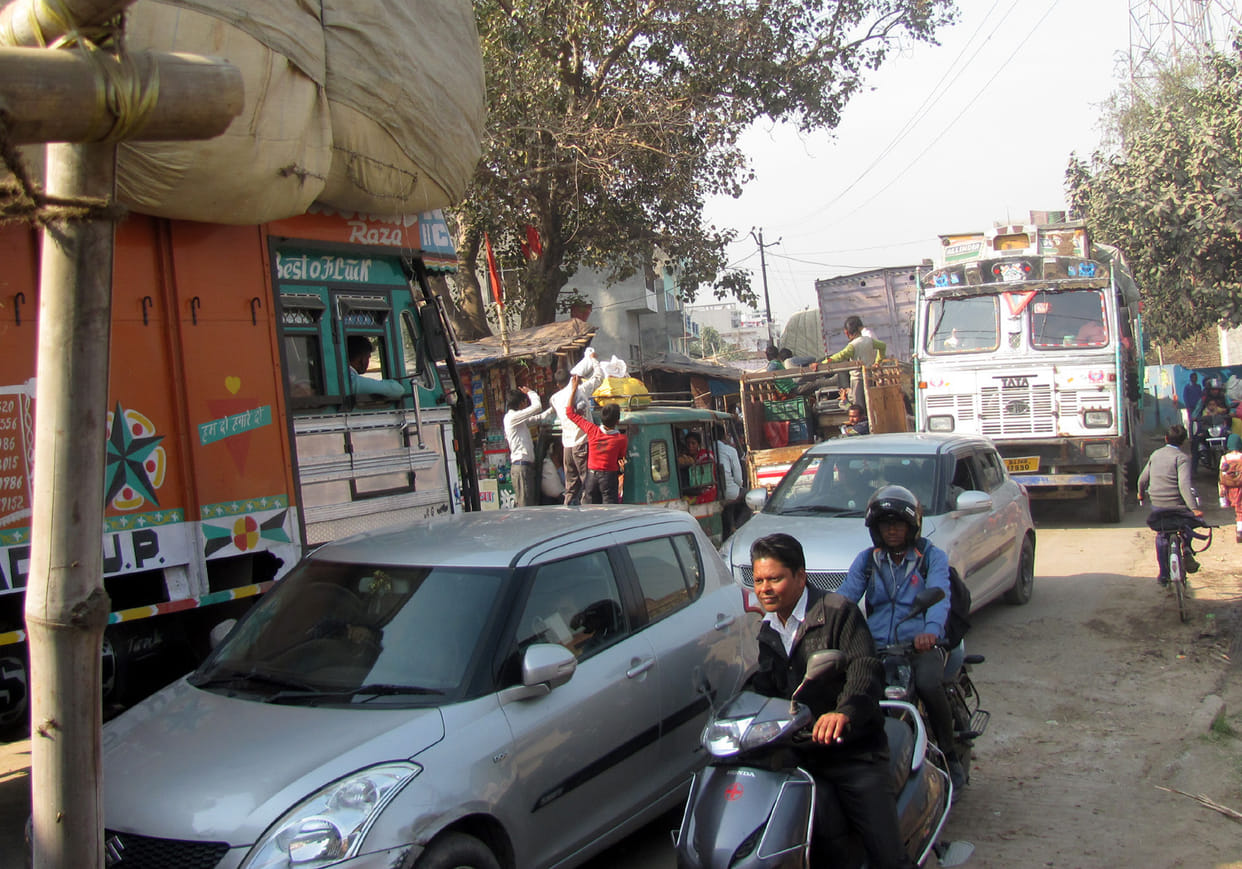 Ganga bridge half hour jam