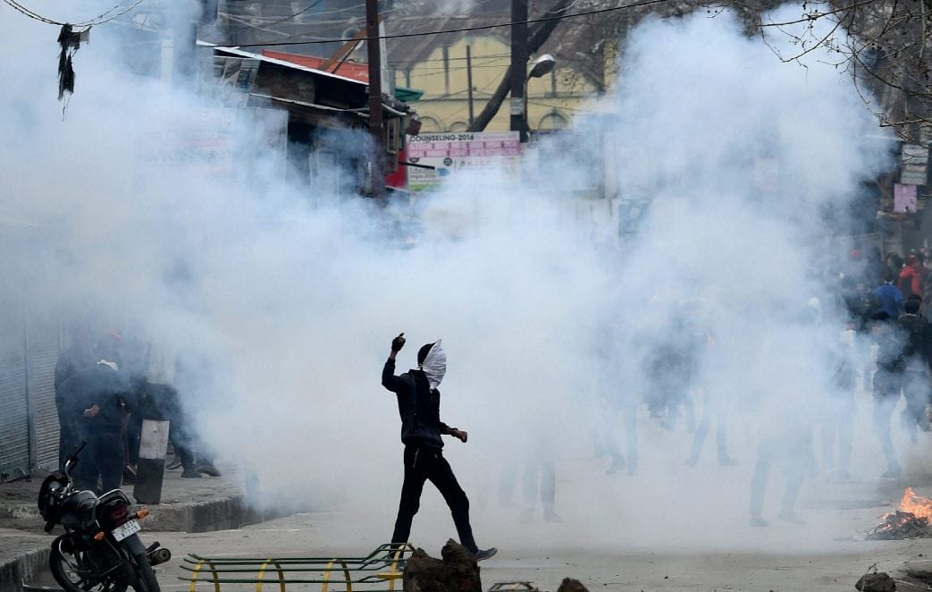 images of voilence in kashmir valley after army chief statement