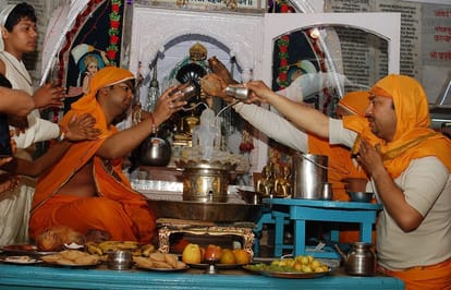 Mahavir jayanti 2023 Shiv ki nagari Kashi is place of worship of four Tirthankaras of Jainism
