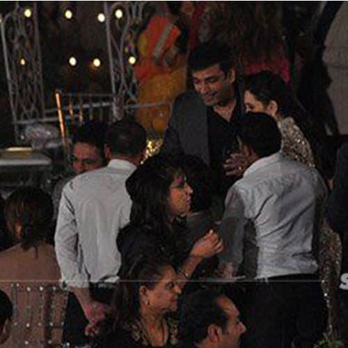 karishma kapoor attend birthday party with her boyfriend