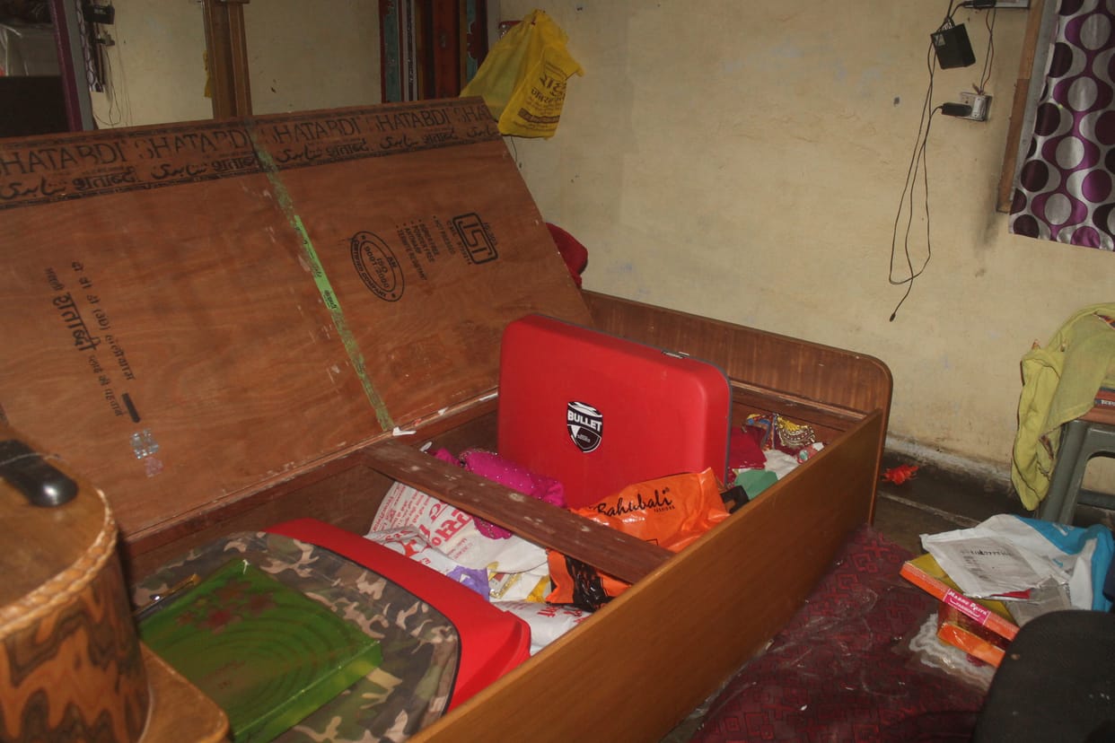 theft at bjp leader home in santkabirnagar