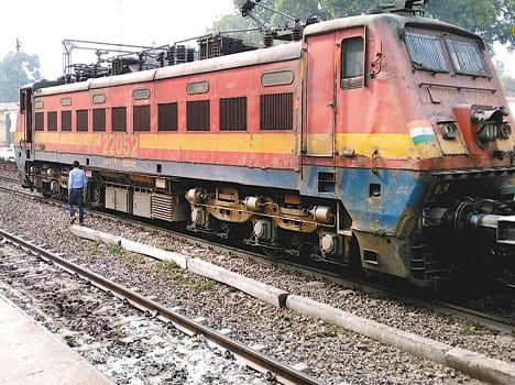 Smoke from the engine turned eyelash-Gwalior