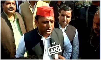 Akhilesh yadav cast his vote in saifai