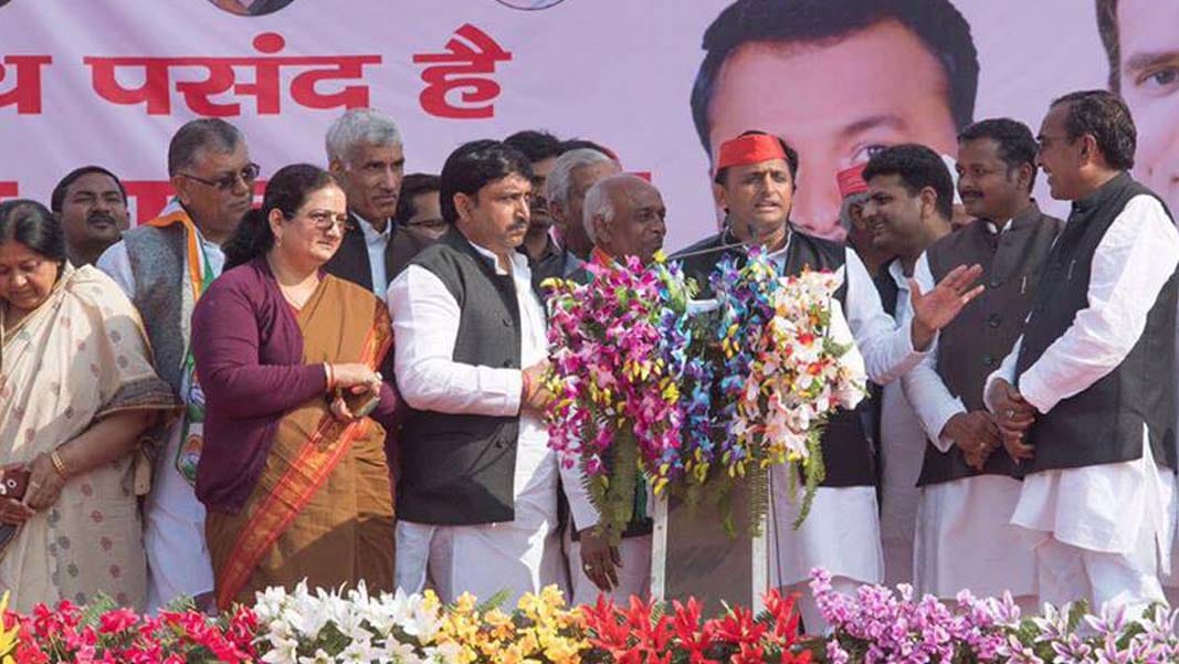 akhilesh statments against pm modi