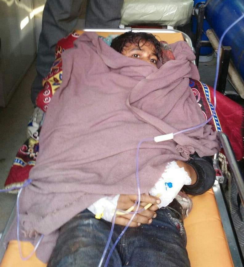elder brother attack with knife at boy neck