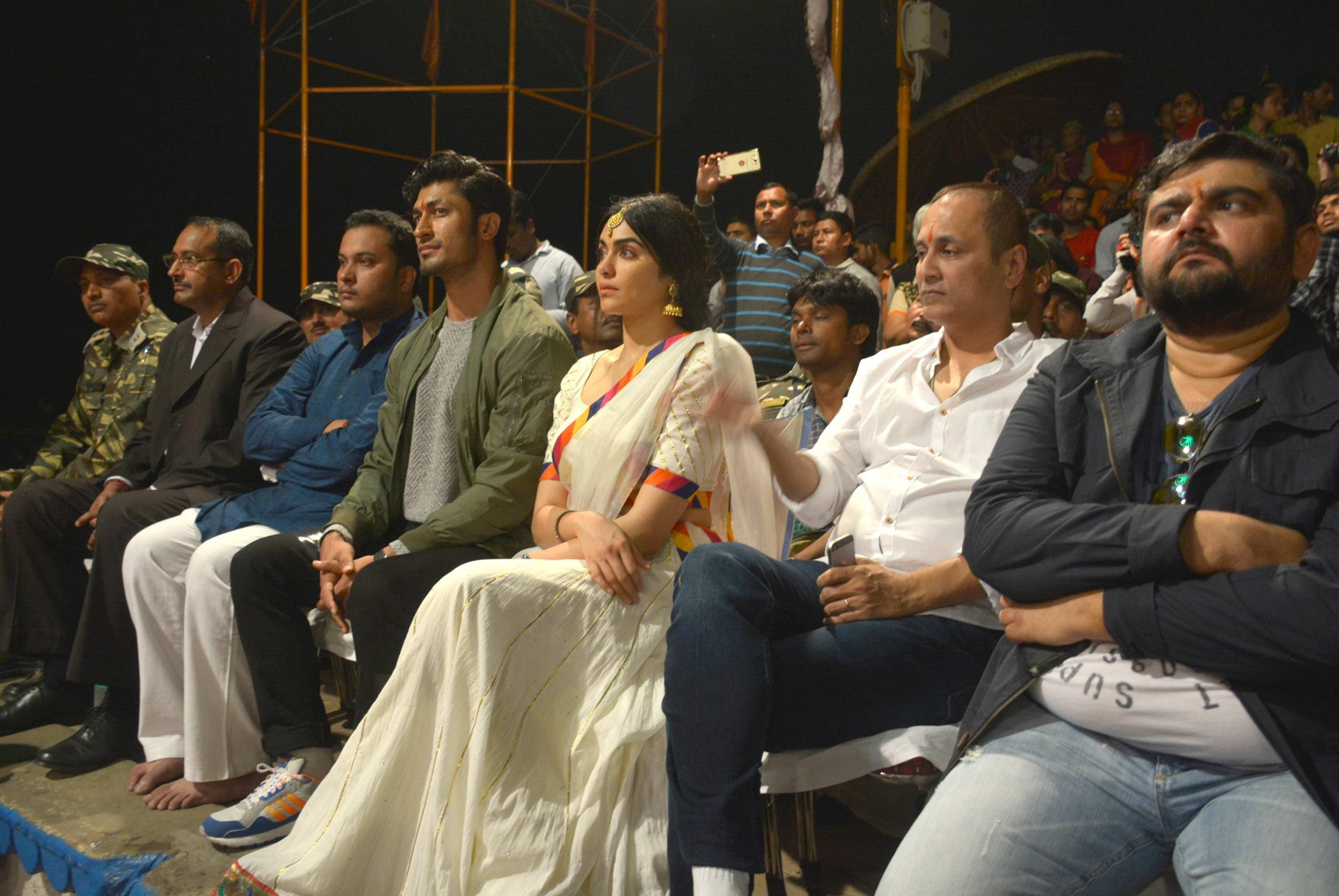 action film commando-2 star cast reach varanasi for promotion