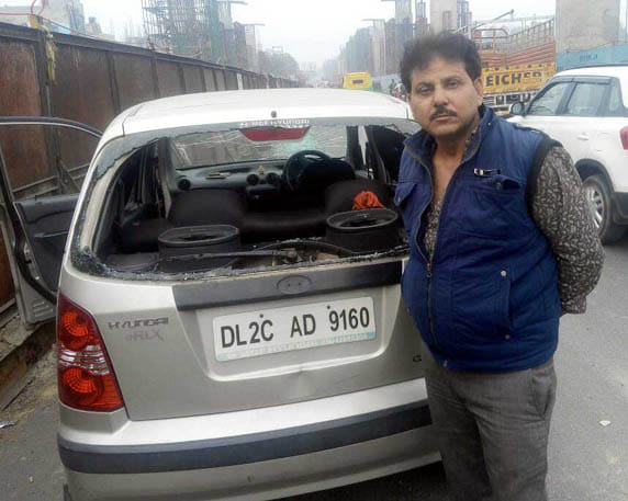 Detective Agency personnel extorted by car riders