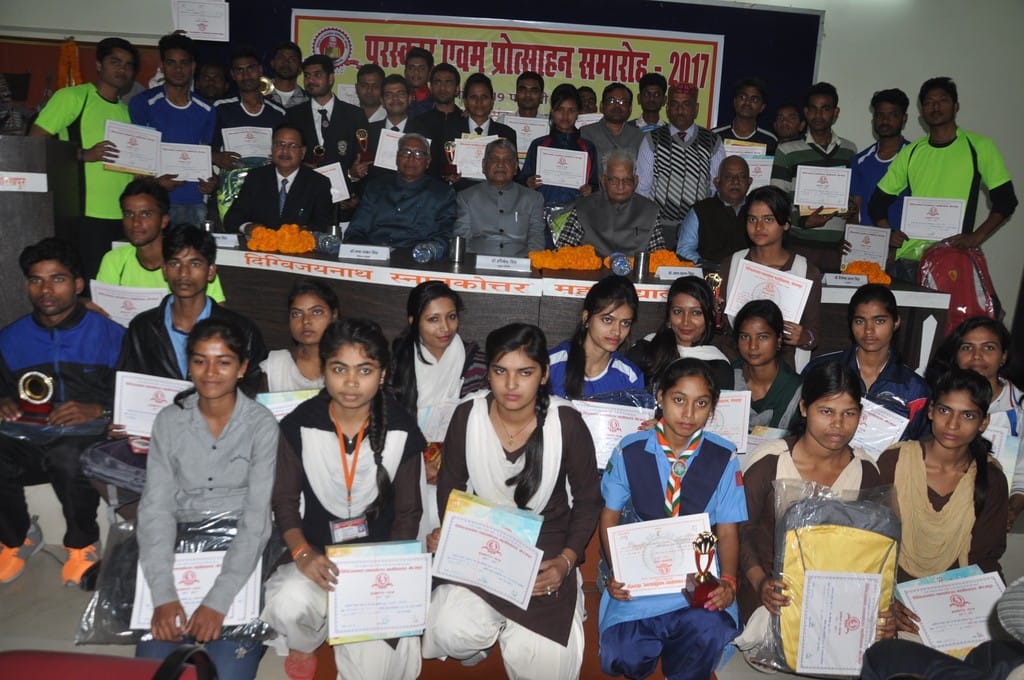459 students get honour