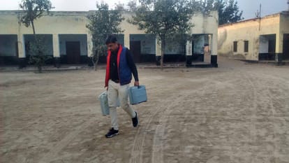voting machine defected at pukhrayan