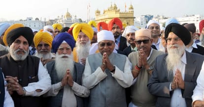 Nitish Kumar saw Sant Balbir Singh Seechewal model
