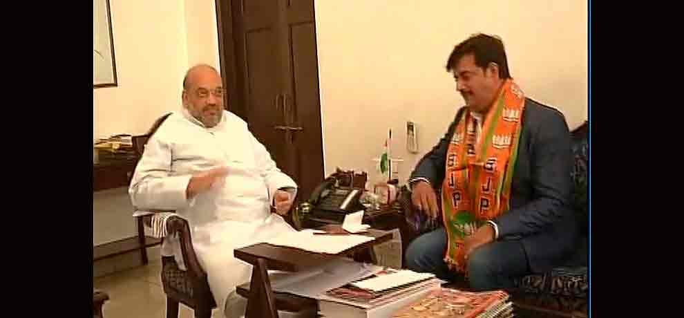 bhojpuri film star ravi kisahen joined bjp after manoj tiwari  