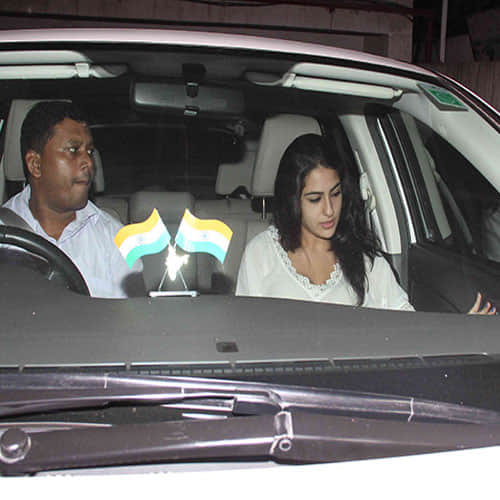 sara ali khan spotted hiding her face by hand