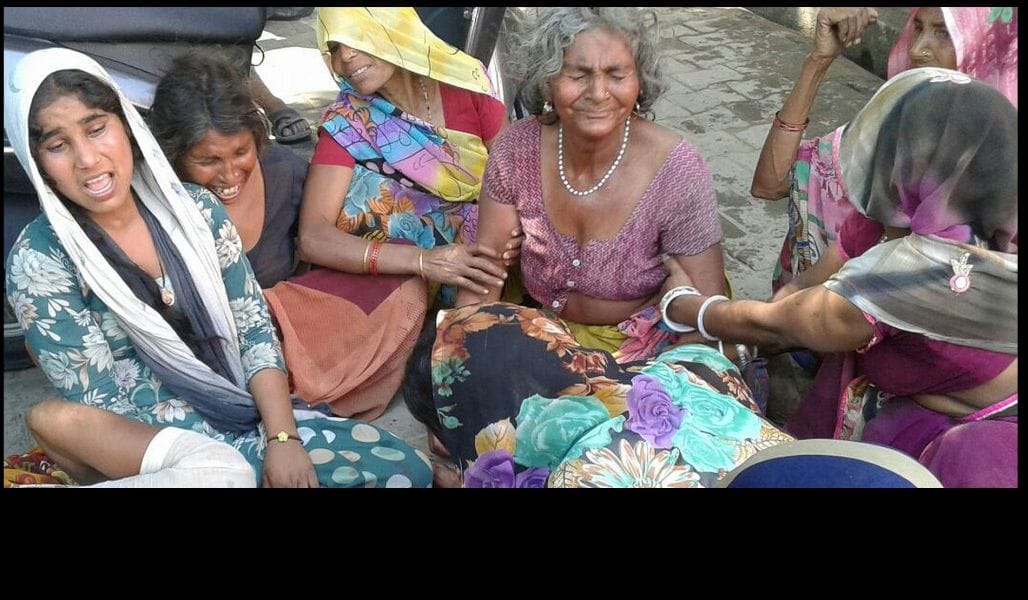 sadak haadason mein do kee maut, ek ghaayal