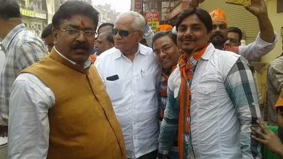 pm modi older brother som modi arrived varanasi