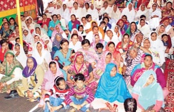 kalash yatra mein bahi bhakti ki dhara