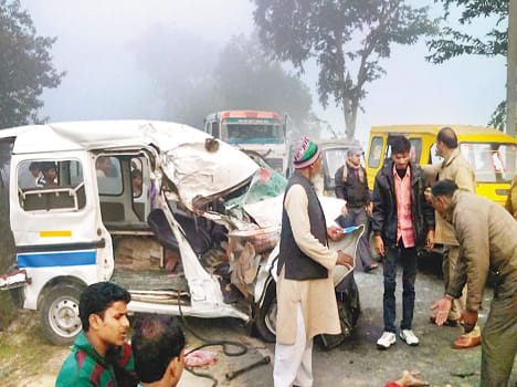 Ambulances and brushes in the container, three killed, four injured