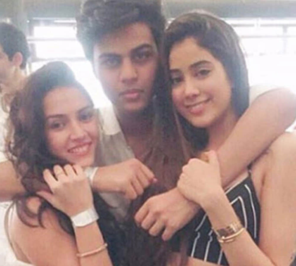 Rift between Jhanvi Kapoor and alleged boyfriend Akshat Ranjan because of ishan khattar