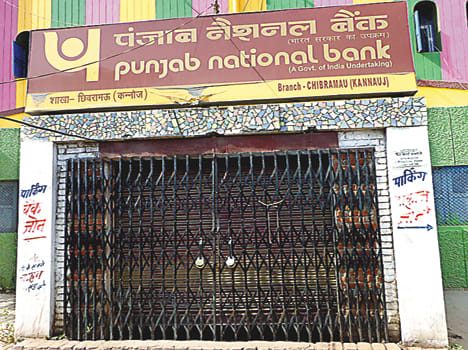 Banks closed for three days, the customer upset