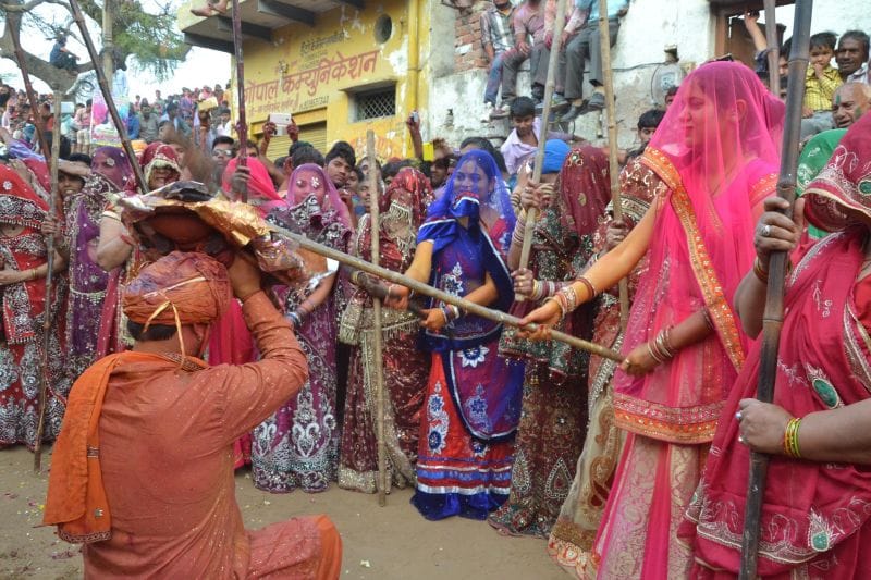 huriyarin taking healthy food for holi