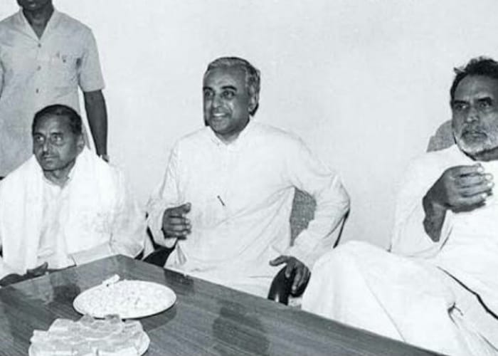 bjp mp subramanian swamy met mulayam singh in lucknow