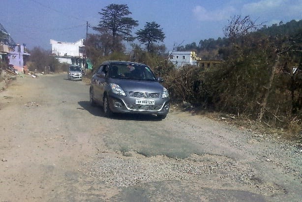 Ranikhet-Ramnagar Road waist Todu Travel