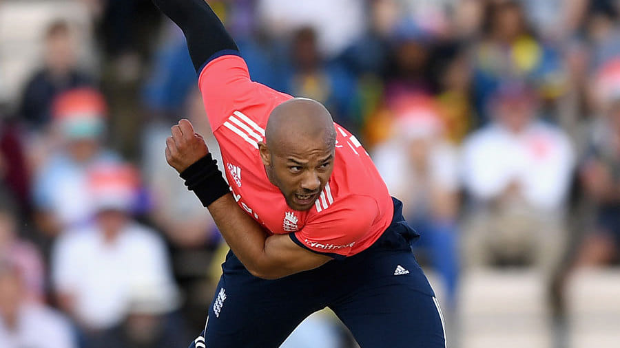 IPL auction England fast bowler tymal Tymal Mills bought by RCB to INR 12 crore 