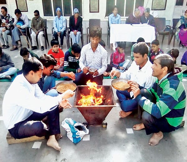 salute to blind muslim brothers, who did hawan and namaj at blind school of amritsat punjab