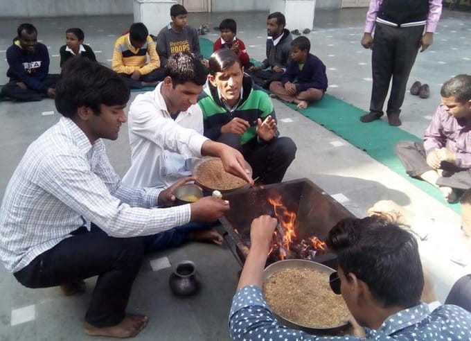 salute to blind muslim brothers, who did hawan and namaj at blind school of amritsat punjab