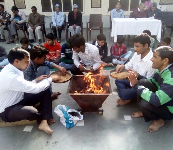 salute to blind muslim brothers, who did hawan and namaj at blind school of amritsat punjab