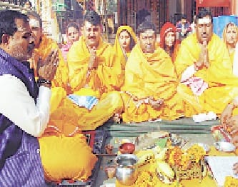 vedmantron ke saath karaya rudra mahabhishek