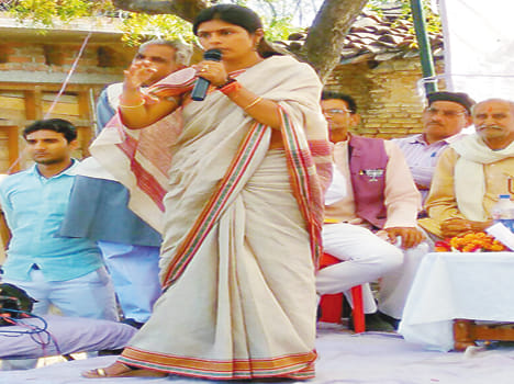 Women are not safe in sp government swati singh
