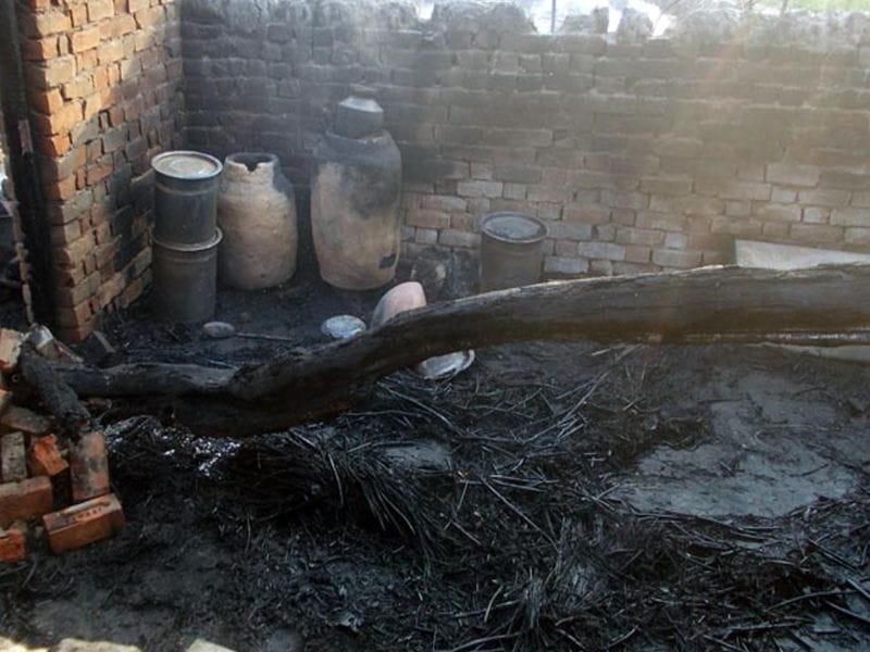 Eight houses fire, extinguish three scorched