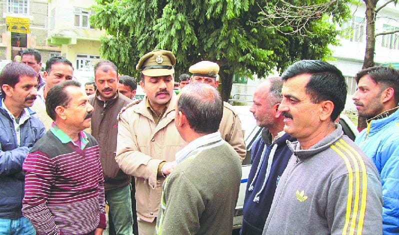 action of park vahicle in no parking zone
