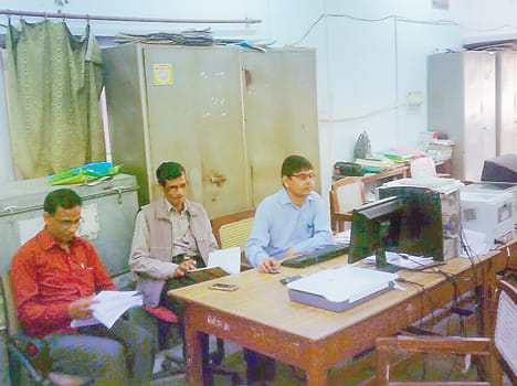 Government offices for the second day in silence