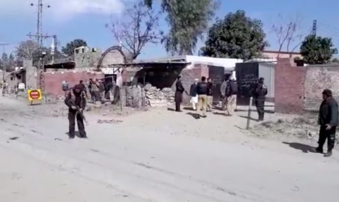 Bomb blast in pakistani court