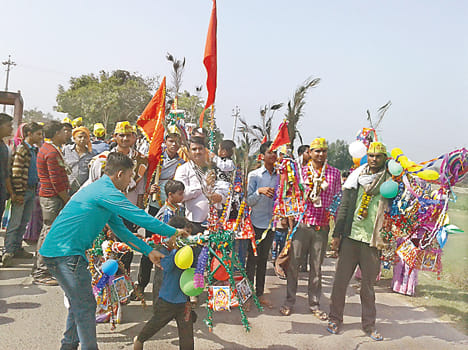 The group people left Dham Lodeshwar