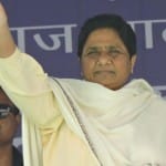 जनसभा को संबोधित करतीं मायावती।