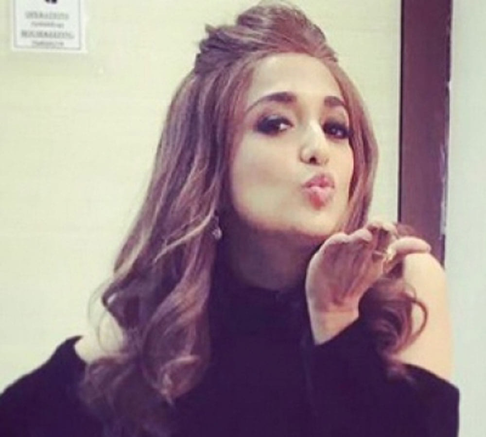 social media user trolled singer monali thakur