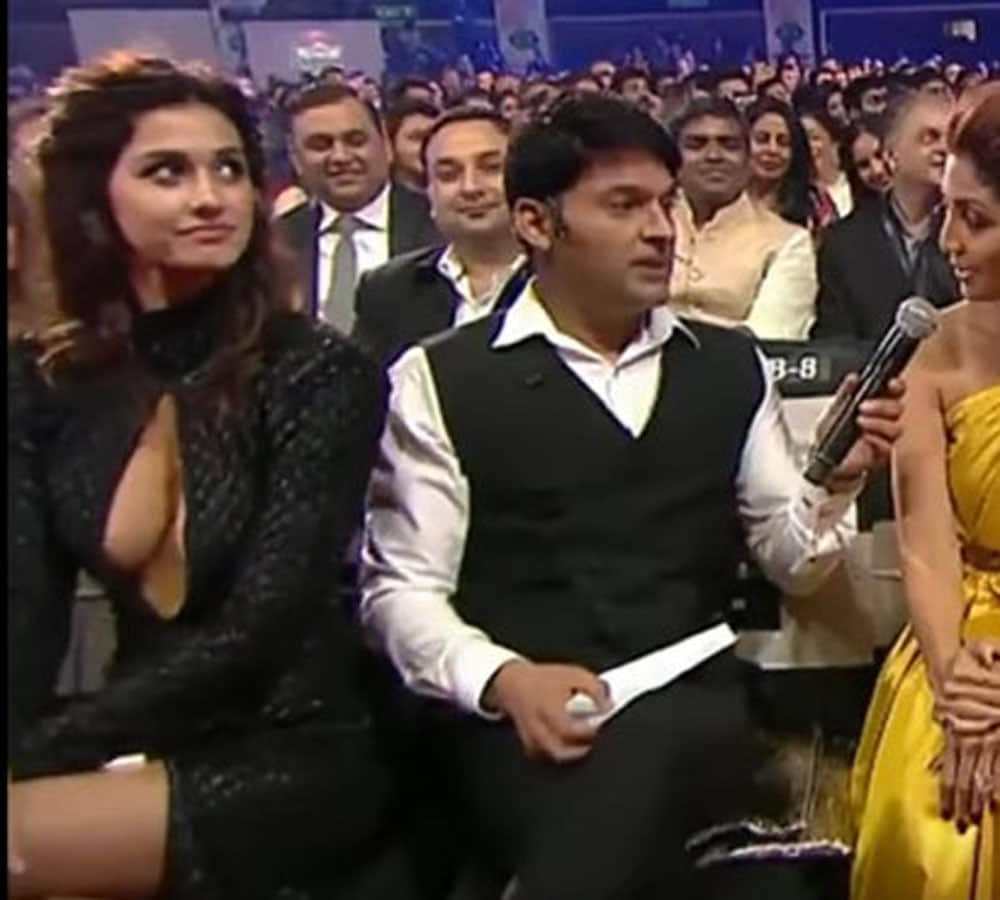 disha patani wore bold dress in filmfare award