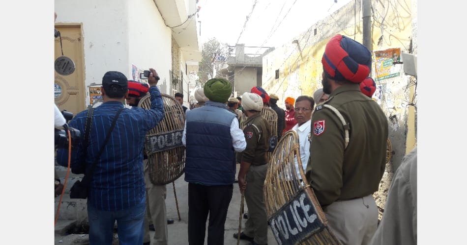 Threw stones on police in ferozpur punjab, 