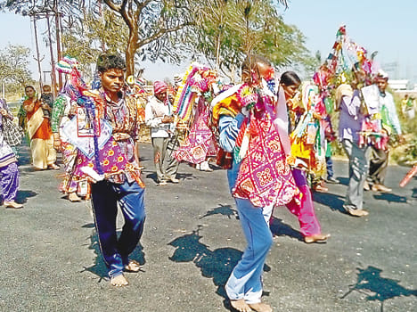 Pagoda chanting devotees arrived from Kanvr Jaykare