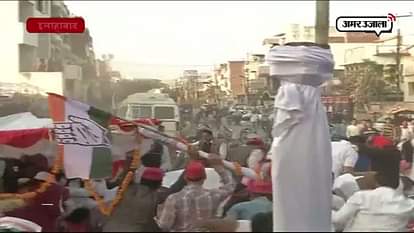 ALLAHABAD CONGRESS SAMAJWADI STAGE COLLAPSSED ELECTION ROAD SHOW