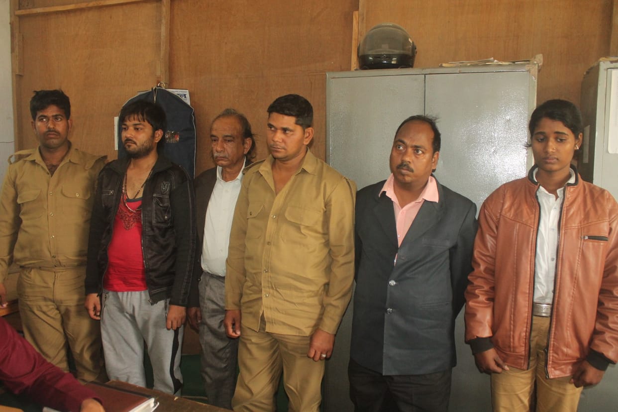  Jewellery shop fake guerrilla team arrived, six arrested