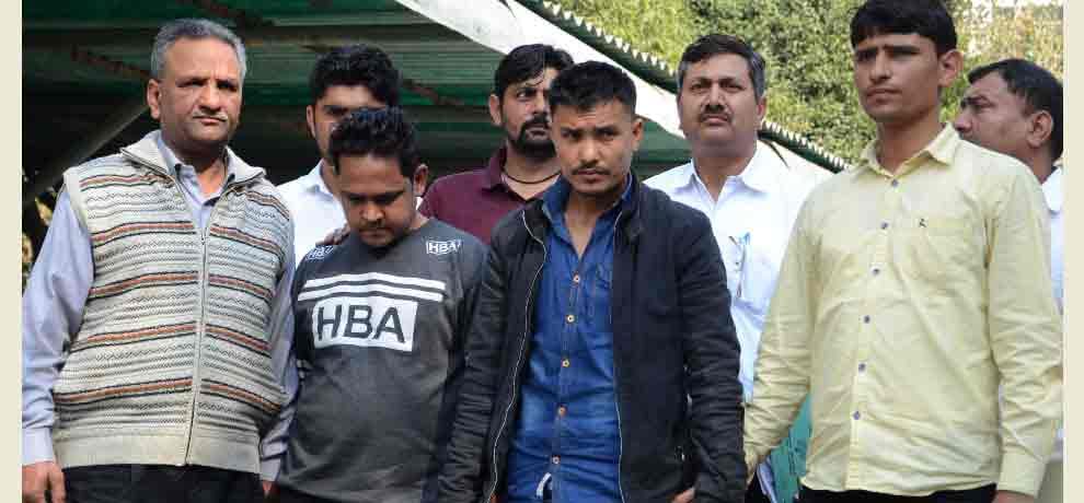 two arrested with 12 crore heroine in delhi