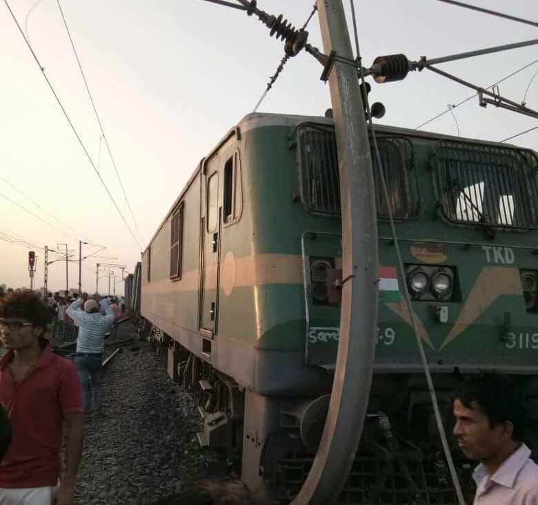 goods train derail at bhabhua, route jam