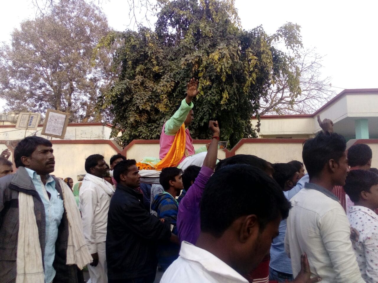 gopapl nishad candidate from sagri assembly apply uniq election campaign